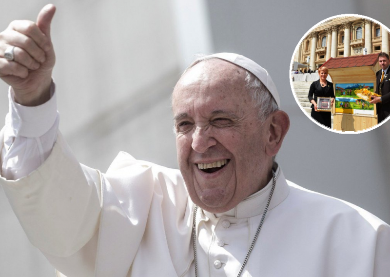 Iznenadit će vas kakav je poklon papa Franjo dobio od Slovenije