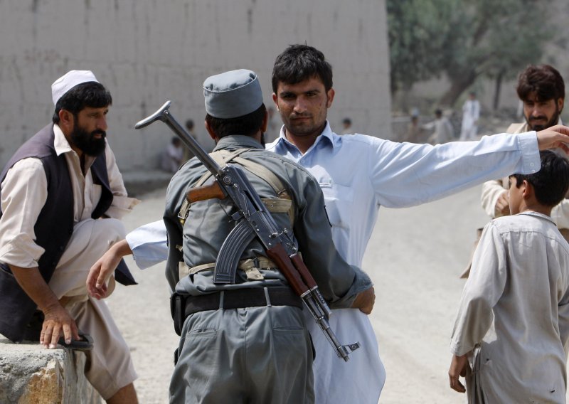 Talibani smaknuli četiri afganistanska policajca