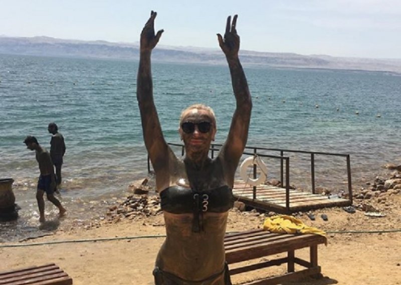 Prepoznajete li zanosnu glumicu snimljenu na Mrtvom moru?