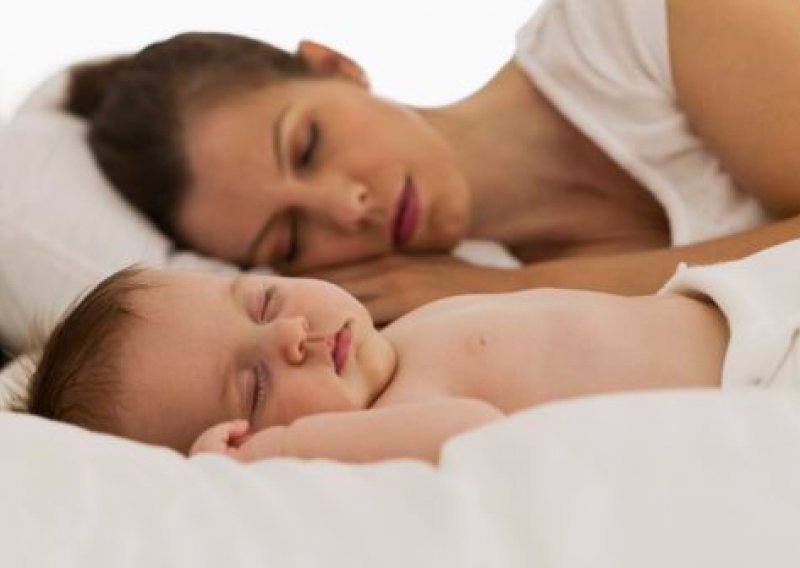 Zašto je dobro da dijete spava uz majku?