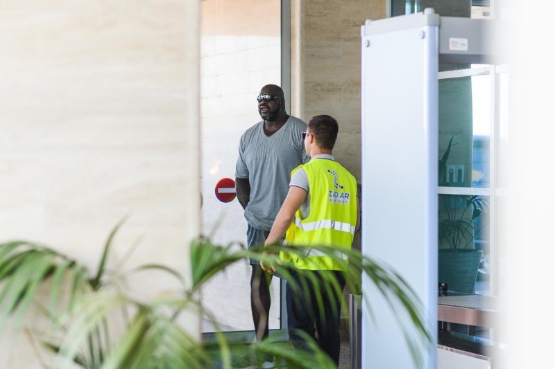 Bivši NBA košarkaš Shaquille O'Neal sletio u zračnu luku Zadar