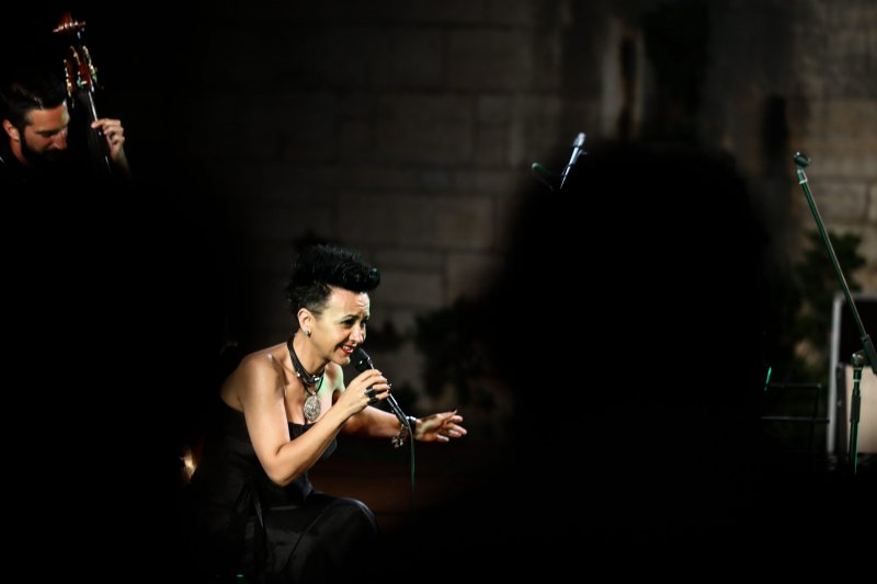 Mali Brijuni: Amira Medunjanin održala koncert u kazalištu Ulysses