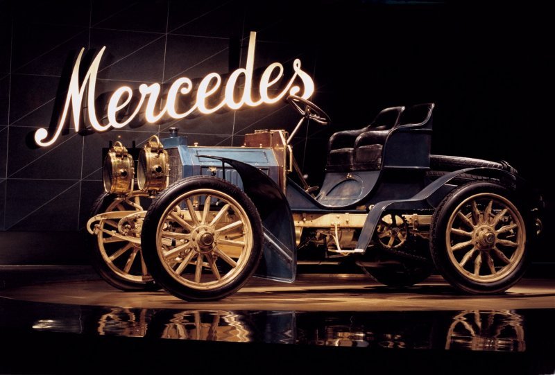 Mercedes - Rođenje marke: Najstariji još uvijek postojeći Mercedes, Simplex od 40 KS iz 1902. godine, našao je časno mjesto u novom muzeju