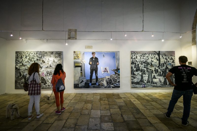 Otvorenje izložbe slikara Bojana Šumonje u Galeriji Sv. Krševan