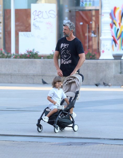 Goran Ivanišević u jutarnjoj šetnji sa sinom Oliverom