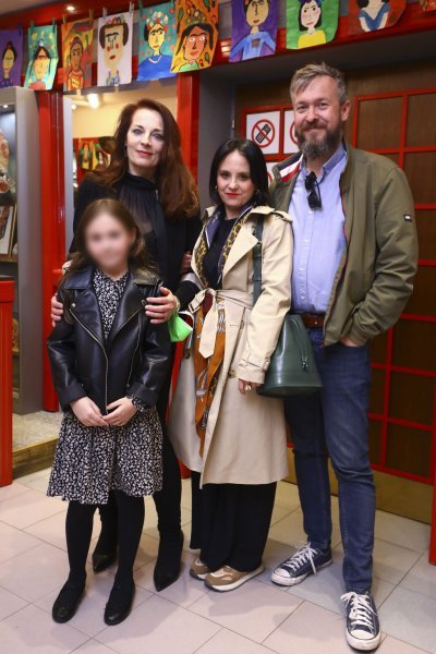 Saša Broz i njezin brat Andrej Broz sa suprugom Mirtom i kćerkom Zitom