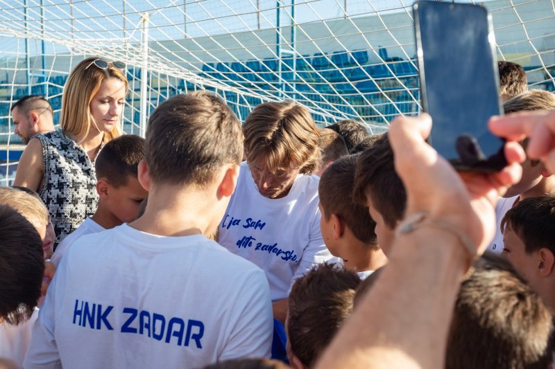 Luka Modrić družio se s djecom iz omladinskog pogona Zadra
