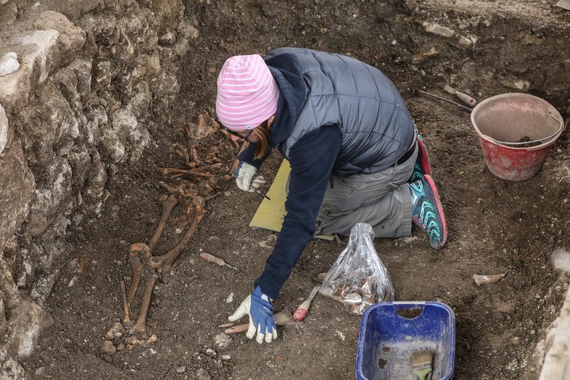 Pronađeni grobni ostaci tijekom obnove crkve u Stenjevcu koja je bila oštećena u potresu