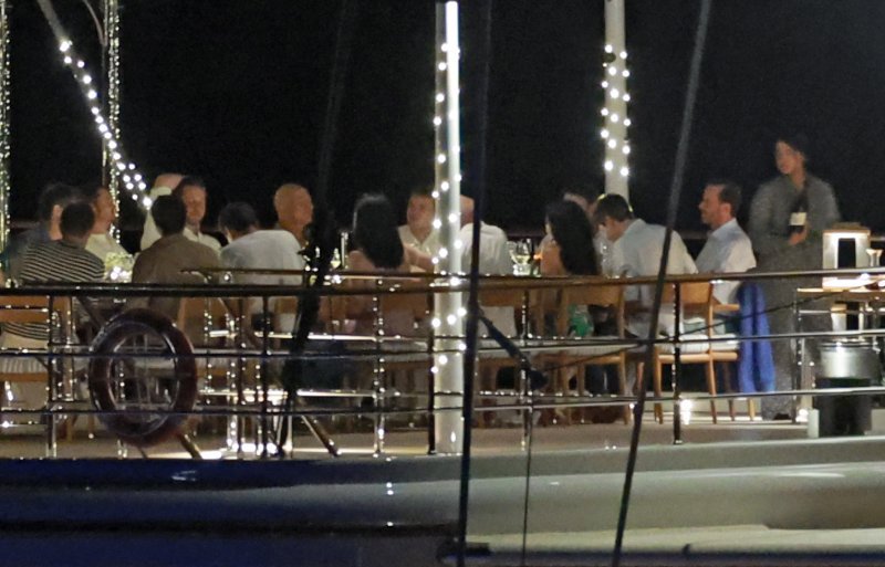 Jeff Bezos sa zaručnicom uživa na večeri kod Mljeta