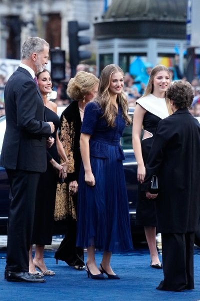 Kraljica Letizia s kćerima