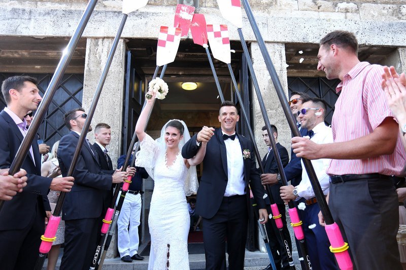 Vjenčanje Valenta Sinkovića i Antonele Šušak u crkvi sv. Antuna Padovanskog