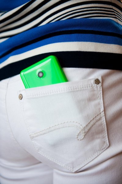 Ne držite mobitel u stražnjem džepu hlača