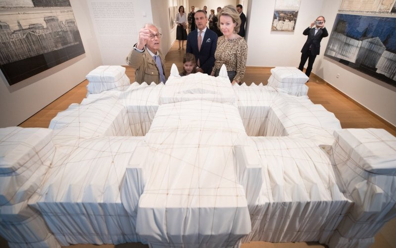Belgijska kraljica Matilda i Christo na izložbi 'Urbani projekti Christe i Jeanne-Claude'
