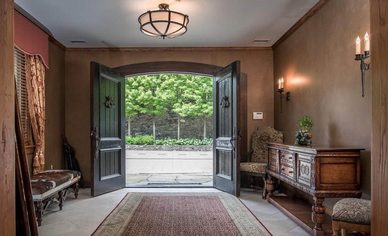 Igrač bejzbola Derek Jeter prodaje svoj raskošni dom u stilu dvorca