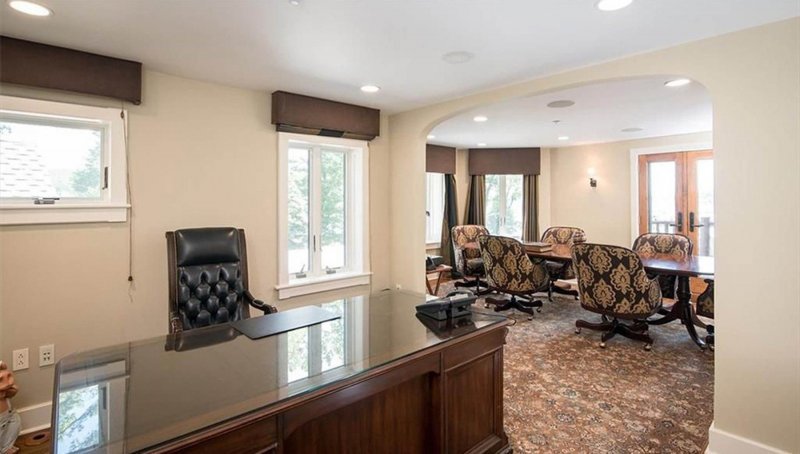 Igrač bejzbola Derek Jeter prodaje svoj raskošni dom u stilu dvorca