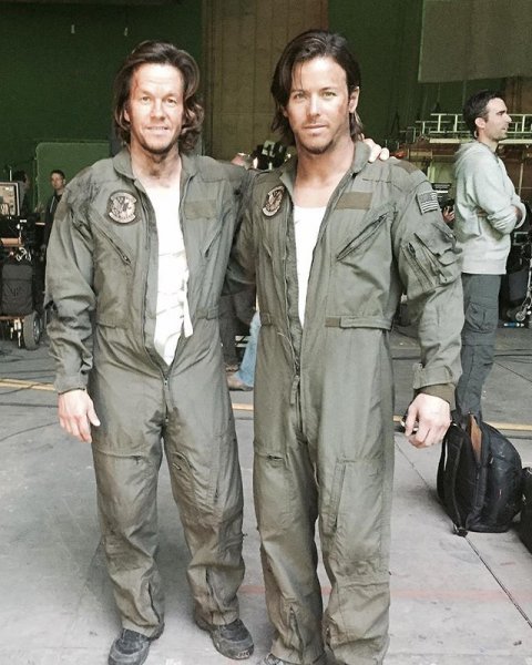 Mark Wahlberg i Dan Mast u 'Transformerima: Posljednjem vitezu'