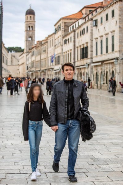 Goran Višnjić s kćeri prošetao Stradunom