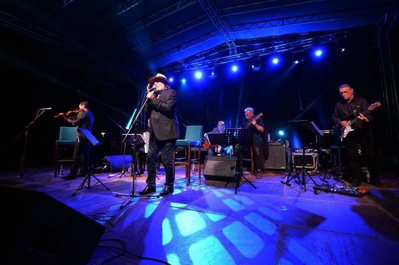 Rade Šerbedžija i Zapadni kolodvor održali koncert u Čakovcu.
