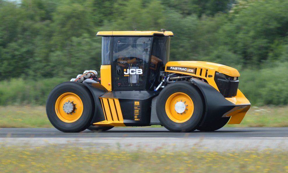JCB Fastrac 8000 je i službeno najbrži traktor na svijetu!