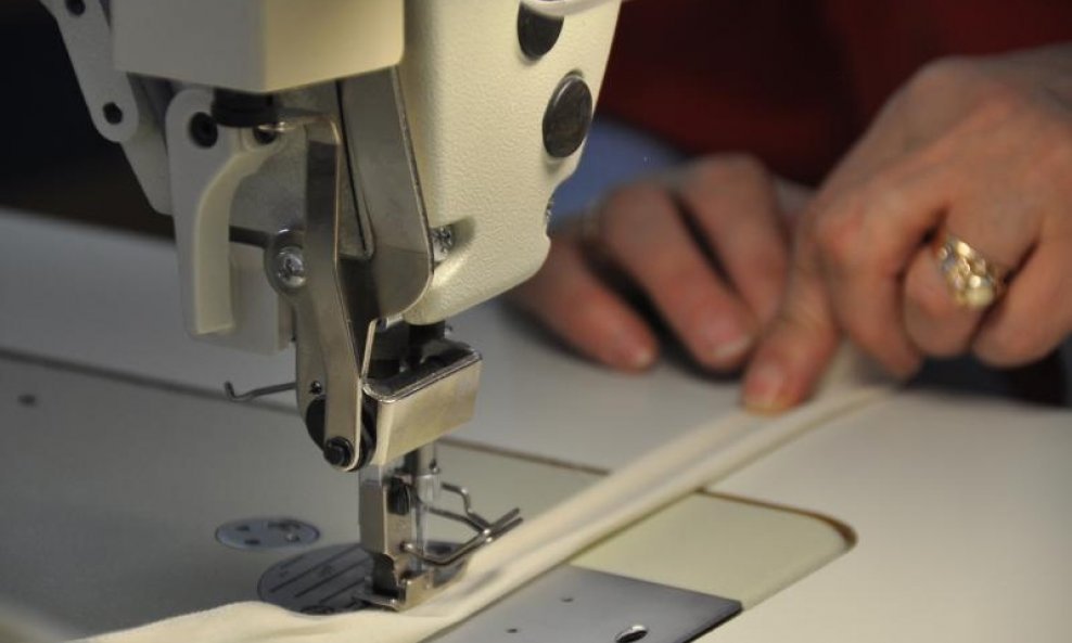 šivaća mašina tekstilna industrija tekstilna radnica