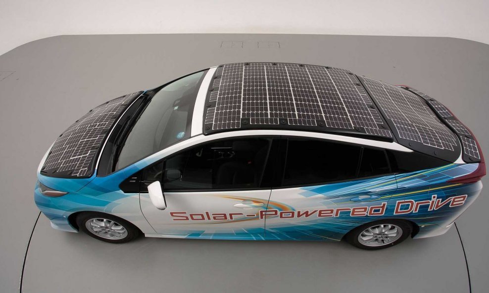 Toyota Prius PHV - testno vozilo sa solarnim ćelijama