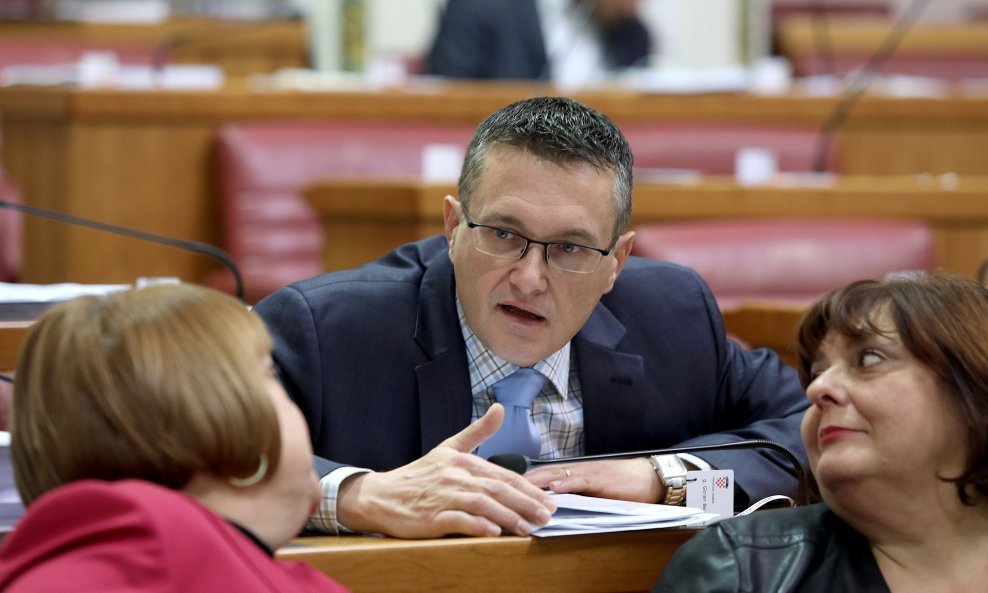 Goran Beus Richembergh najavio je pokretanje zahtjeva za smjenom ministra Barišića
