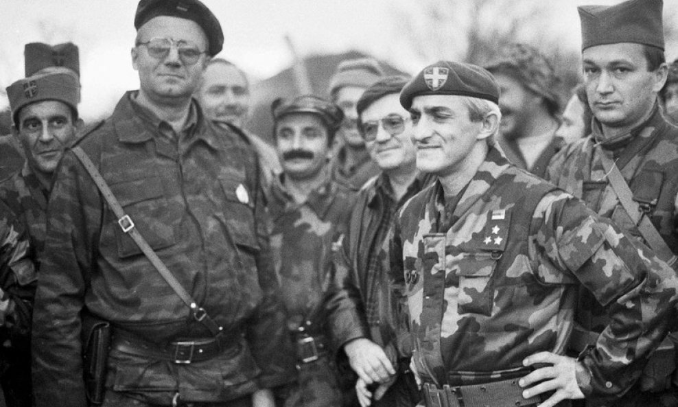 Vojislav Šelješ i Kapetan Dragan prilikom posjete pobunjenim Srbima na Banovini