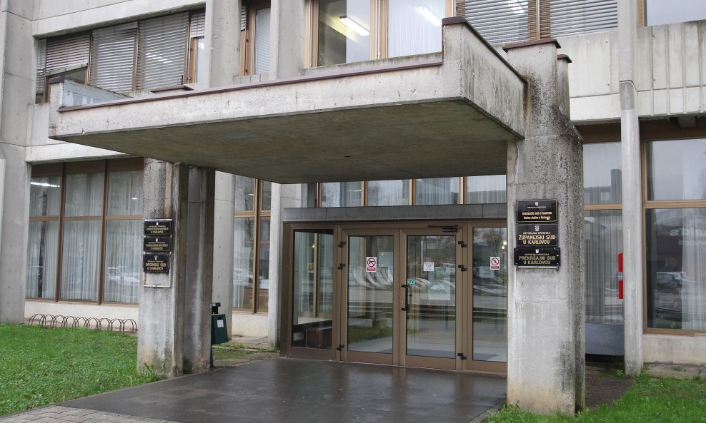 Zgrada suda i državnog odvjetništva u Karlovcu