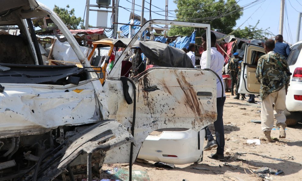Napad autobombom u Mogadišu odnio je više od 70 života