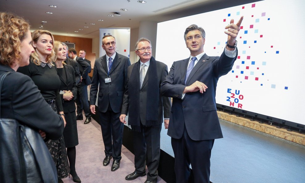 Premijer Andrej Plenković na božićnom je domjenku predstavio novu kongresnu i konferencijsku dvoranu za hrvatsko predsjedanje Vijećem EU