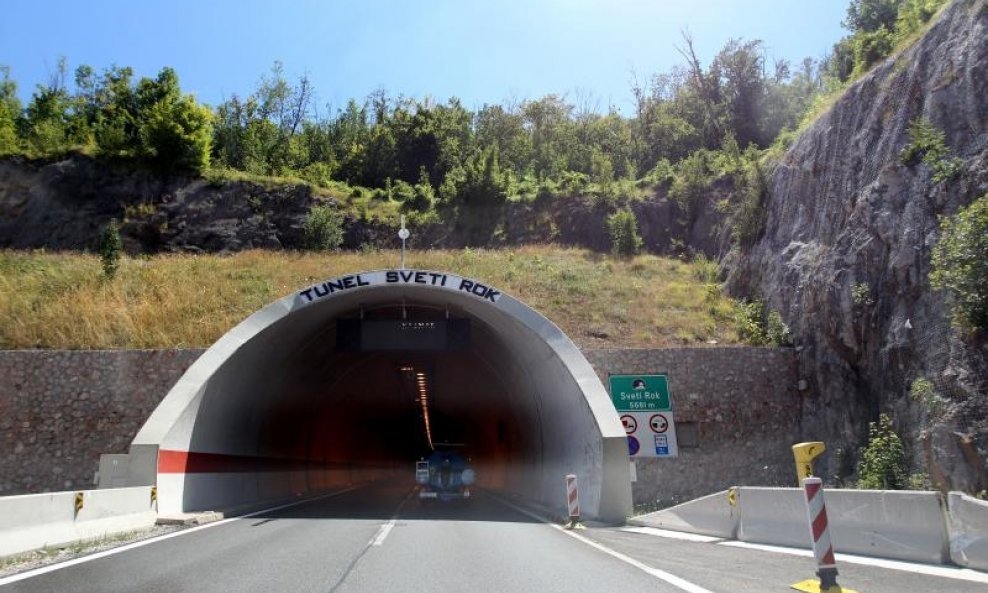 Tunel Sveti Rok