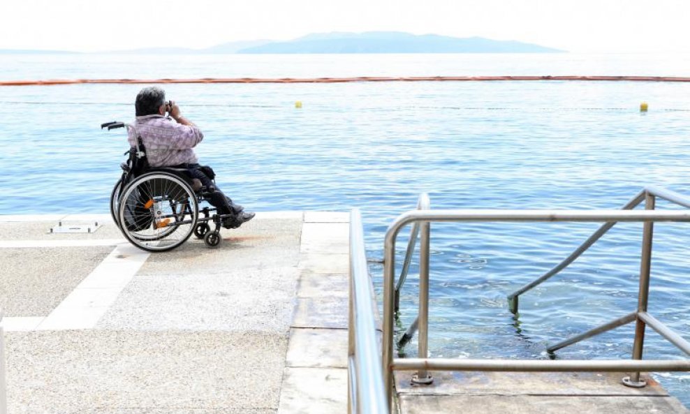 Plaža za invalide invalidi