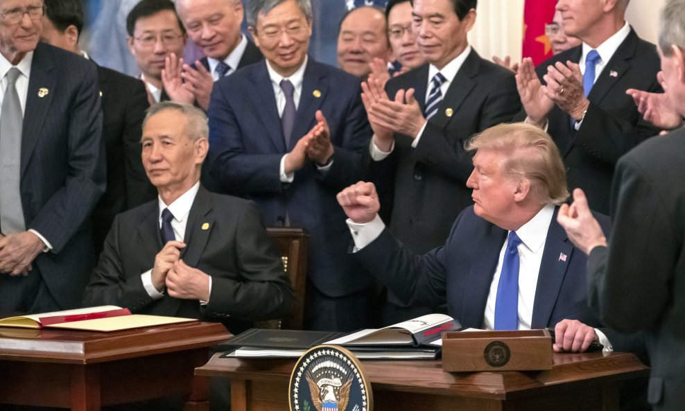 Dok je pandemija u Kini uvelike harala, Trump i kineski potpredsjednik Liu He potpisivali su sporazum o slobodnoj trgovini