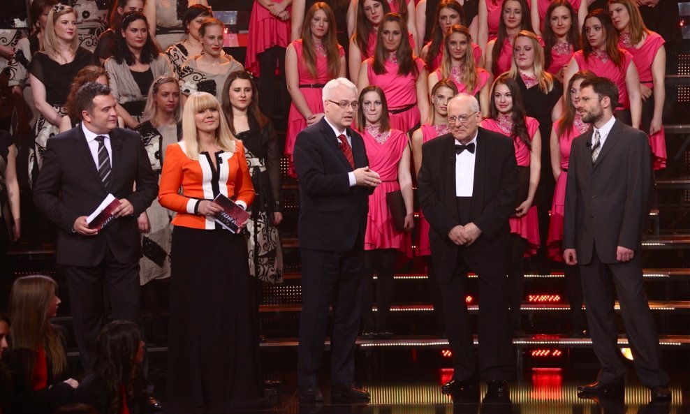 U finalu druge sezone serijala 'Do posljednjeg zbora' pjevačkim su se zborovima pridružili i mnogi ugledni gosti.