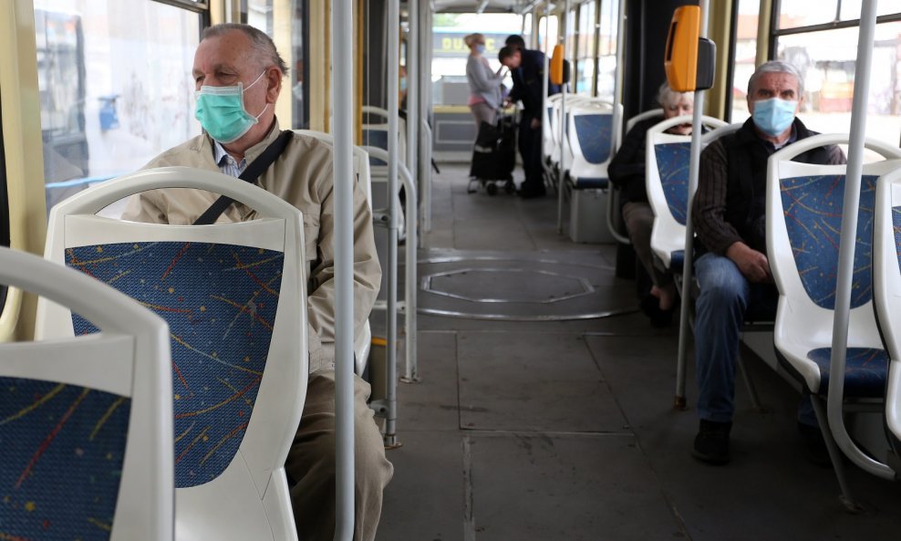 Javni gradski promet građani ne doživljavaju kao naročito pogodan u doba pandemije