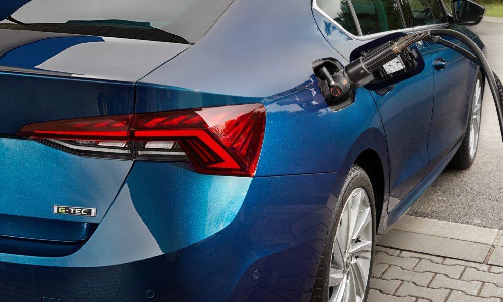 Škoda Octavia G-TEC U CNG načinu rada ima emisiju CO2 25 posto manju od one uobičajenog benzinskog motora, čak i kada se koristi prirodni plin