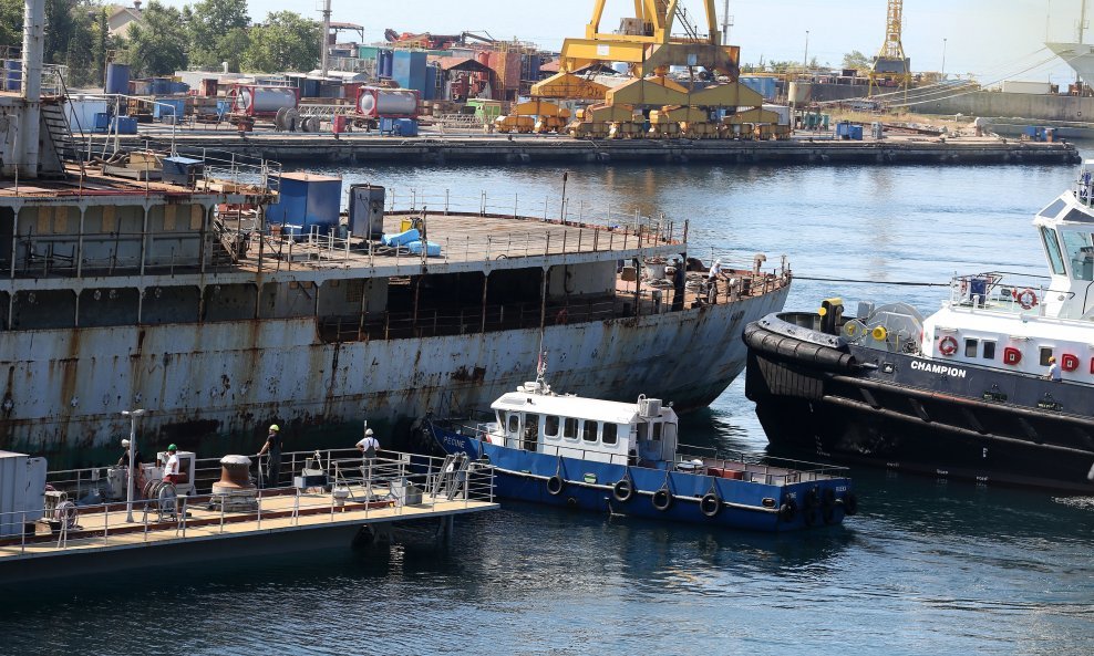 Brod Galeb dotegljen u brodogradilište Viktor Lenac