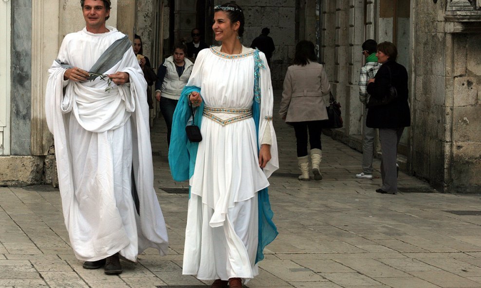 Split kostimirani razgled, Prisca i Dioklecijan