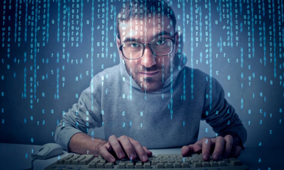 muškarac računalo programiranje haker
