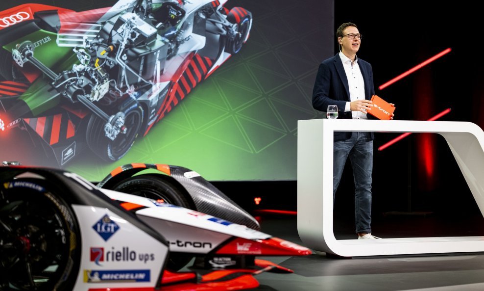Daniel Schuster (Audi Motorsport Communications), predstavlja Audi e-tron FE07 za iduću sezonu Formule E