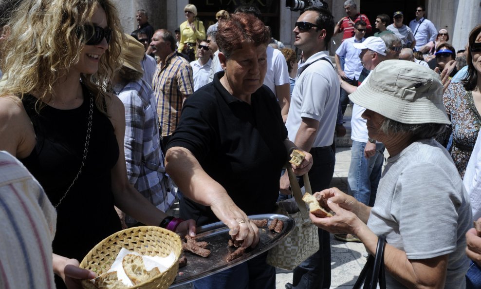 Političari hrane Splićane za vrijeme kampanje
