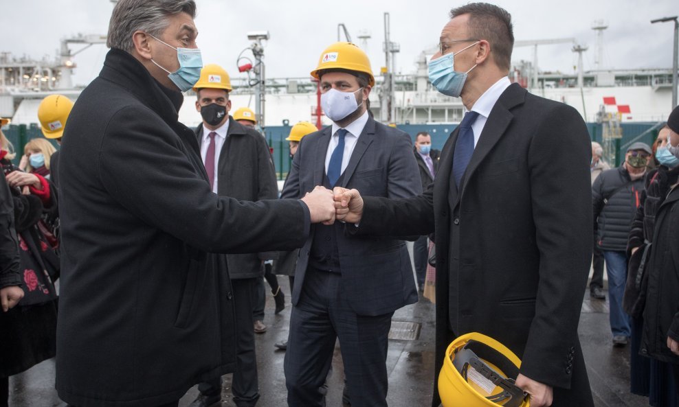 Andrej Plenković i Peter Szijjarto na puštanju LNG terminala u rad