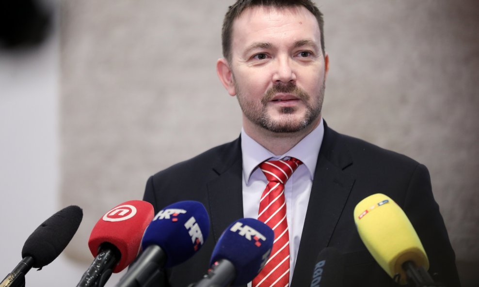 Arsen Bauk komentirao je popuštanje mjera u Hrvatskom saboru