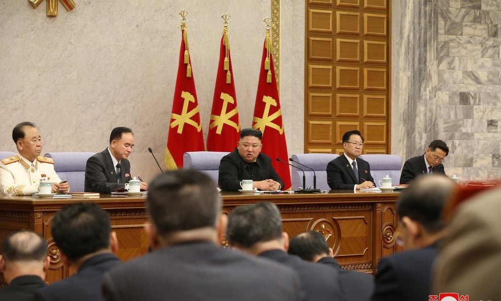 Kim Jong Un na zasjedanju Centralnog komiteta Radničke partije Sjeverne Koreje