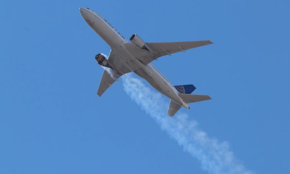 Boeing 777 nad Denverom