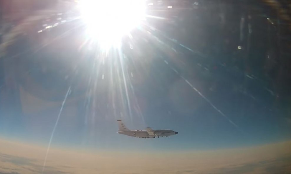Bliski susret ruskog Miga i američkog izviđačkog zrakoplova
