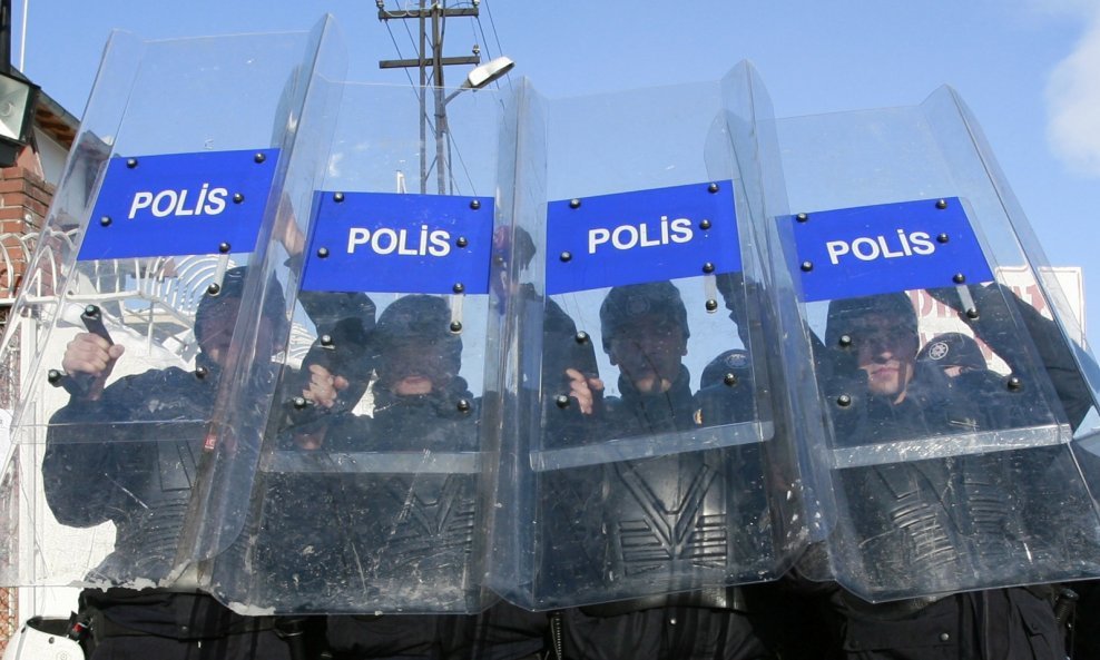 Turska  policija