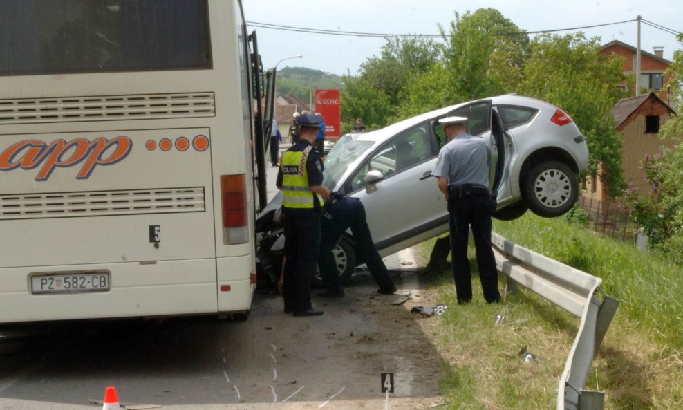 prometna nesreća požega autobus