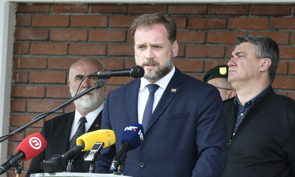Ministar obrane Mario Banožić na svečanom obilježavanju 30. obljetnice ustrojavanja 2. gbr Gromovi i 2. mb Gromovi u Petrinji