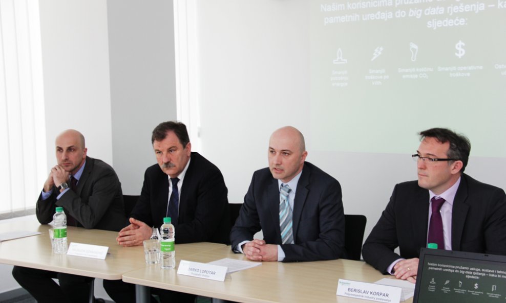 Damir Lukačić,Hajrudin Džananović, Darko Lopotar i Berislav Korpar Schneider Electric